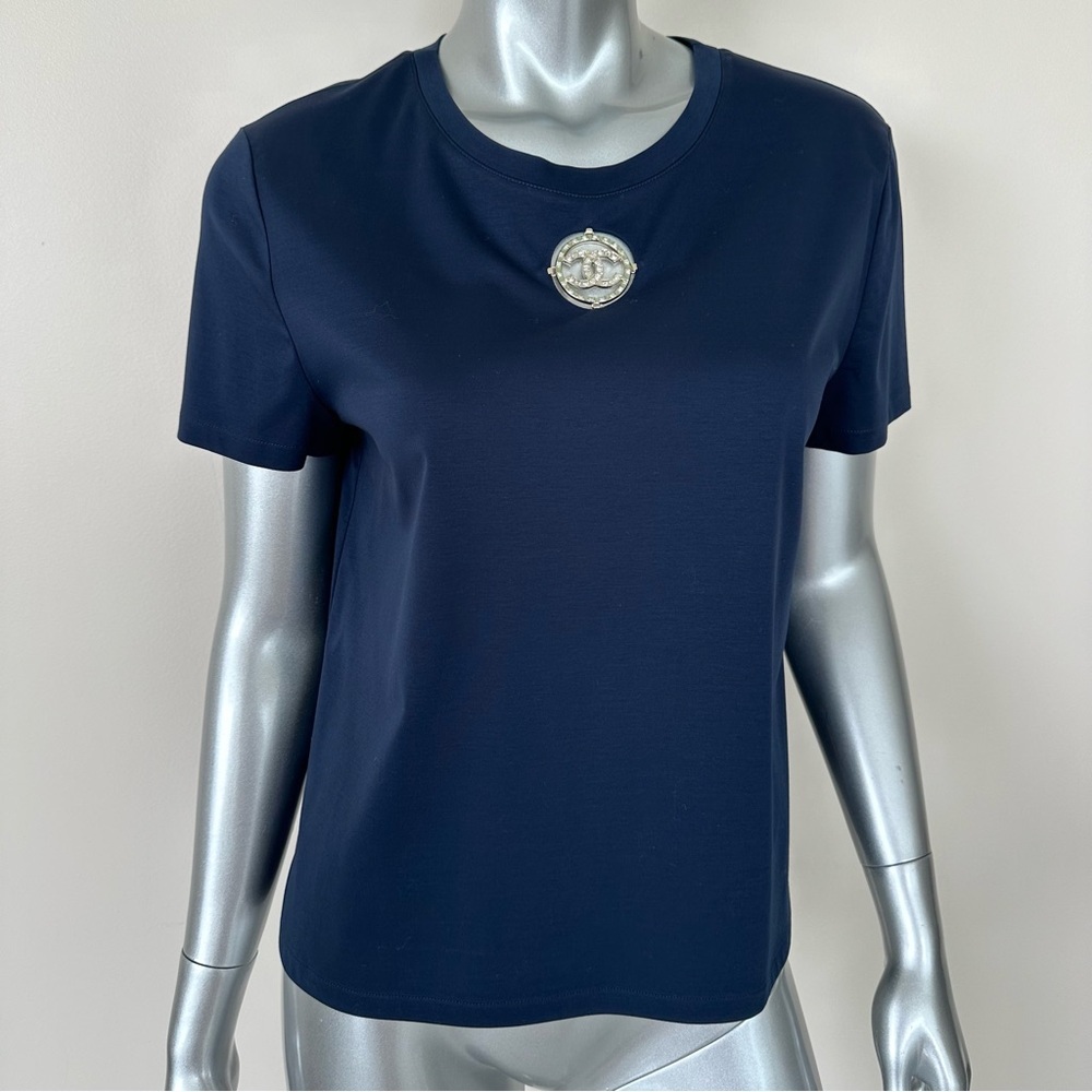 CHANEL women T-shirt size 38/40 FR or 8 US Authentic Retail 1550$